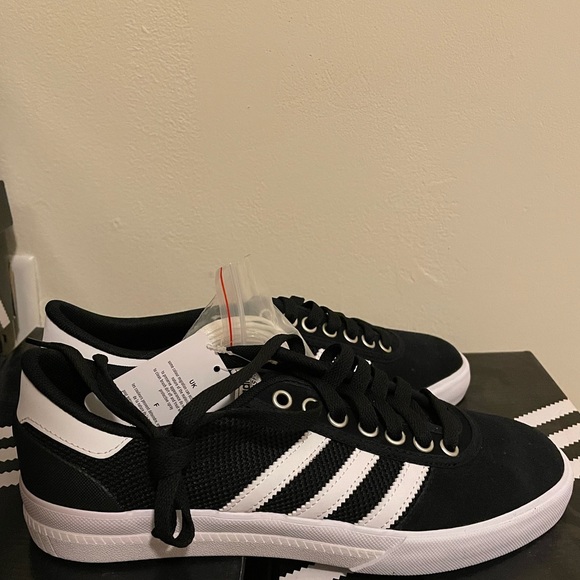 Adidas skateboarding Lucas premiere adv sneaker. NIB. Size 8. Rare - Picture 1 of 2